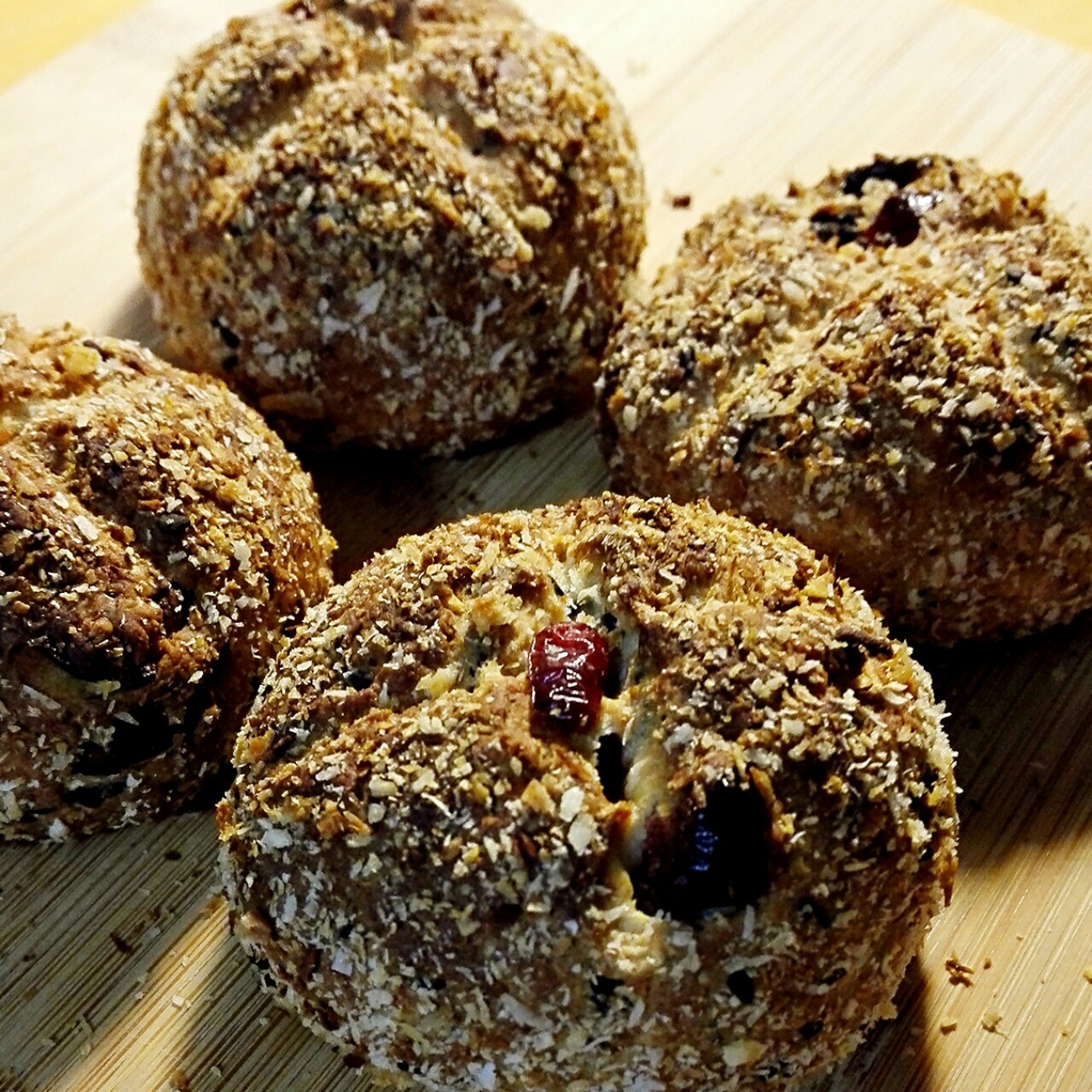 全麦黑芝麻酸奶面包