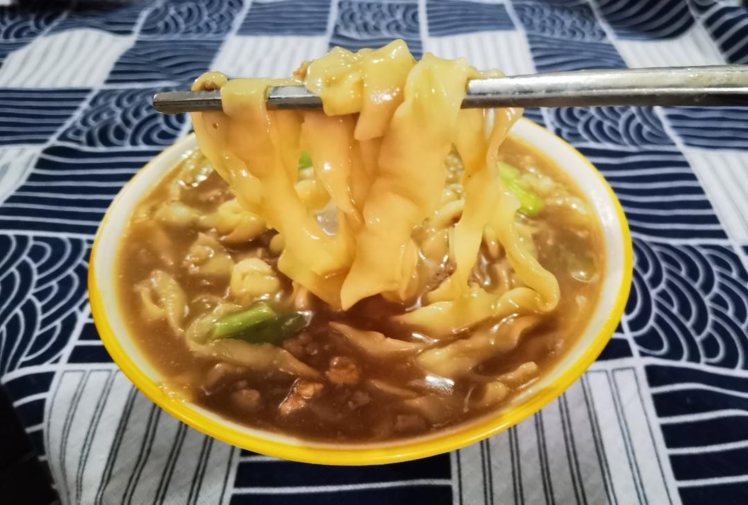 小美揉面版手擀面