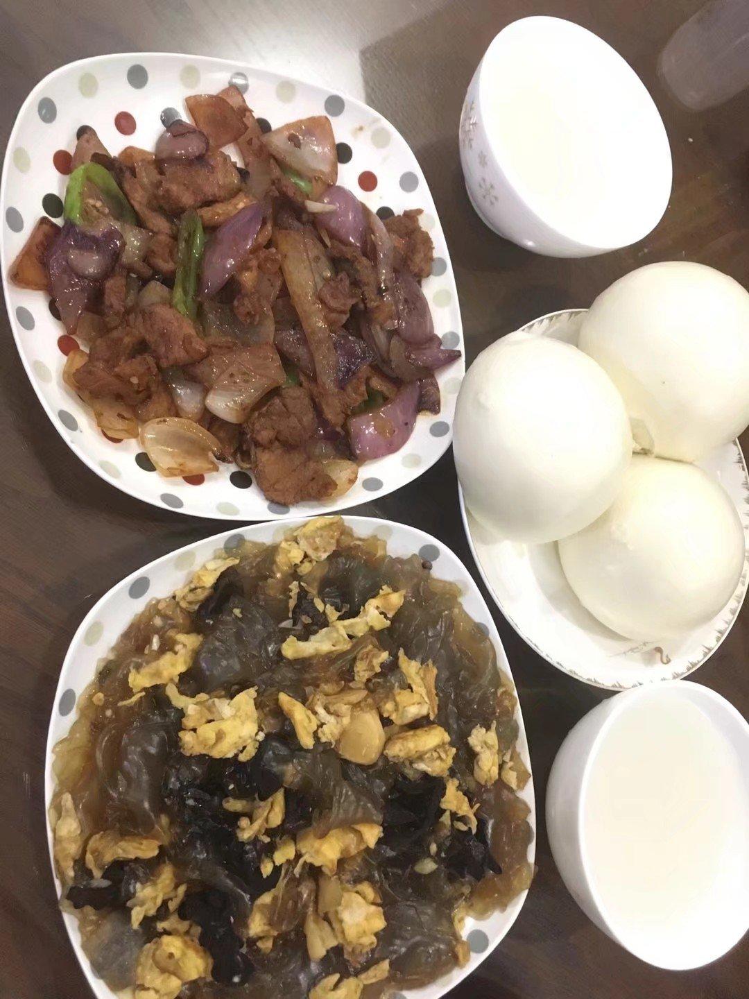 下饭菜：洋葱青椒炒肉片