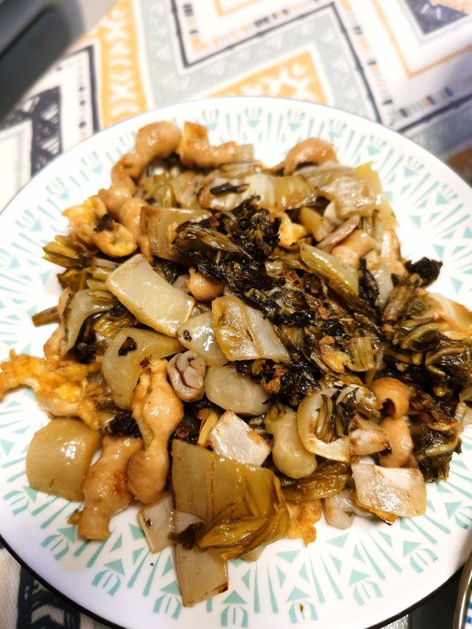 肥肠炒酸菜