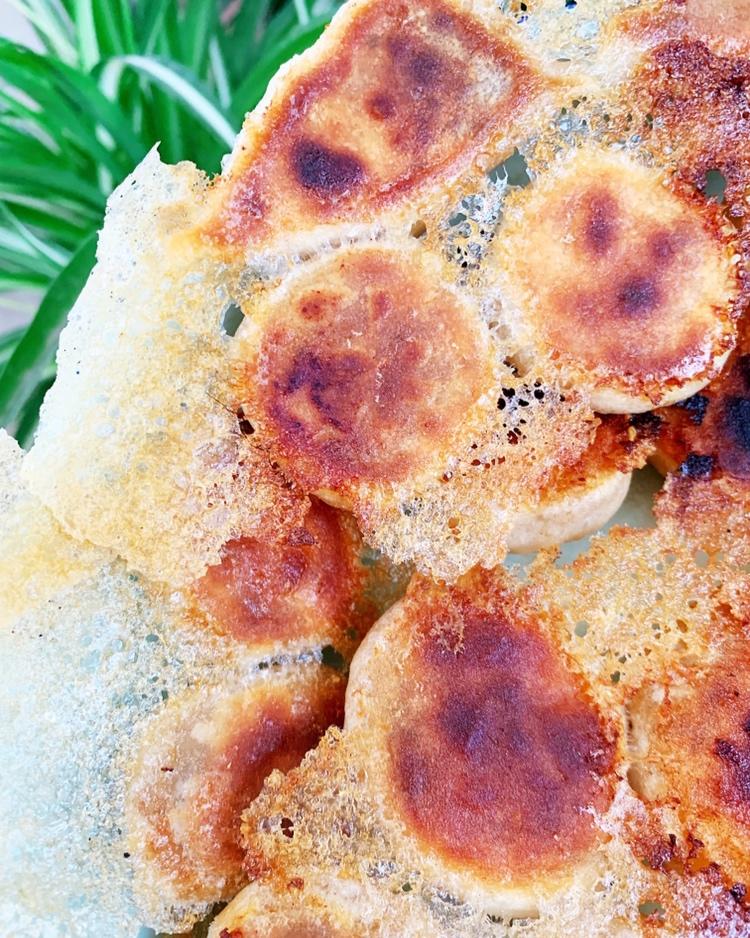 剩饺子速冻饺子变锅贴（冰花版）