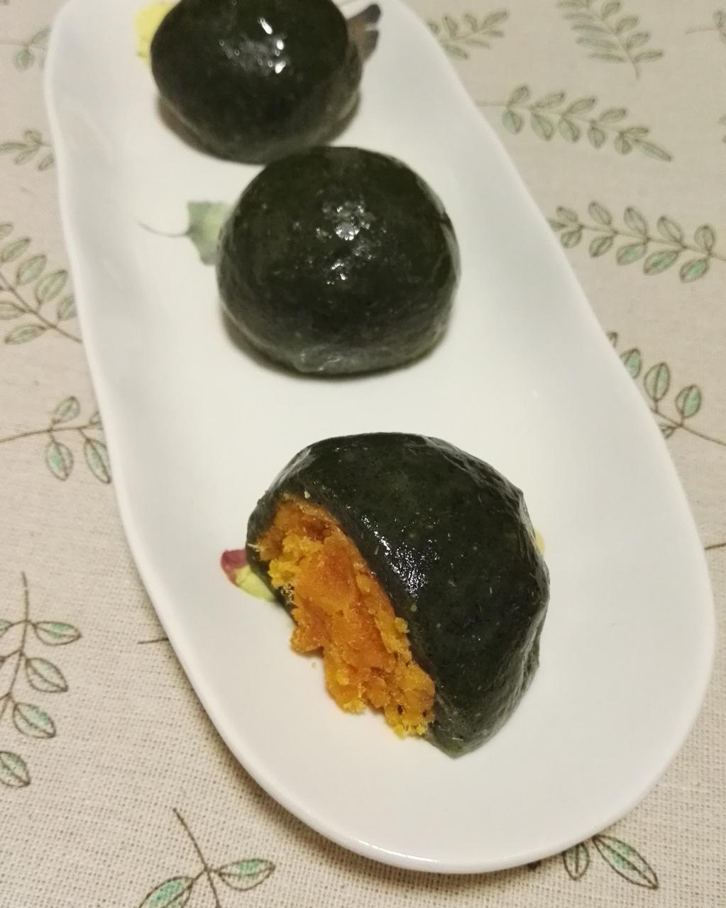 网红青团～～咸蛋黄肉松青团