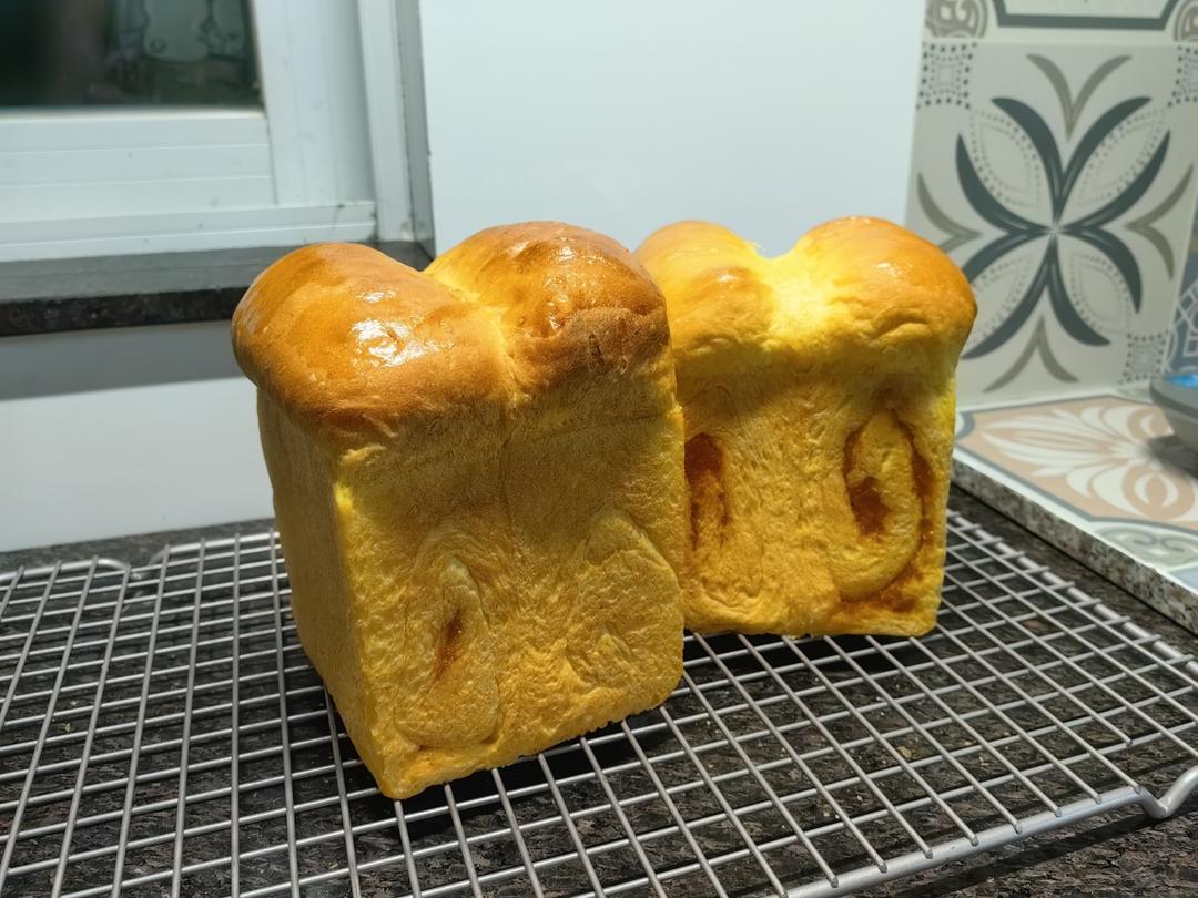 比戚风都软的烫种法南瓜吐司，带馅更好吃！