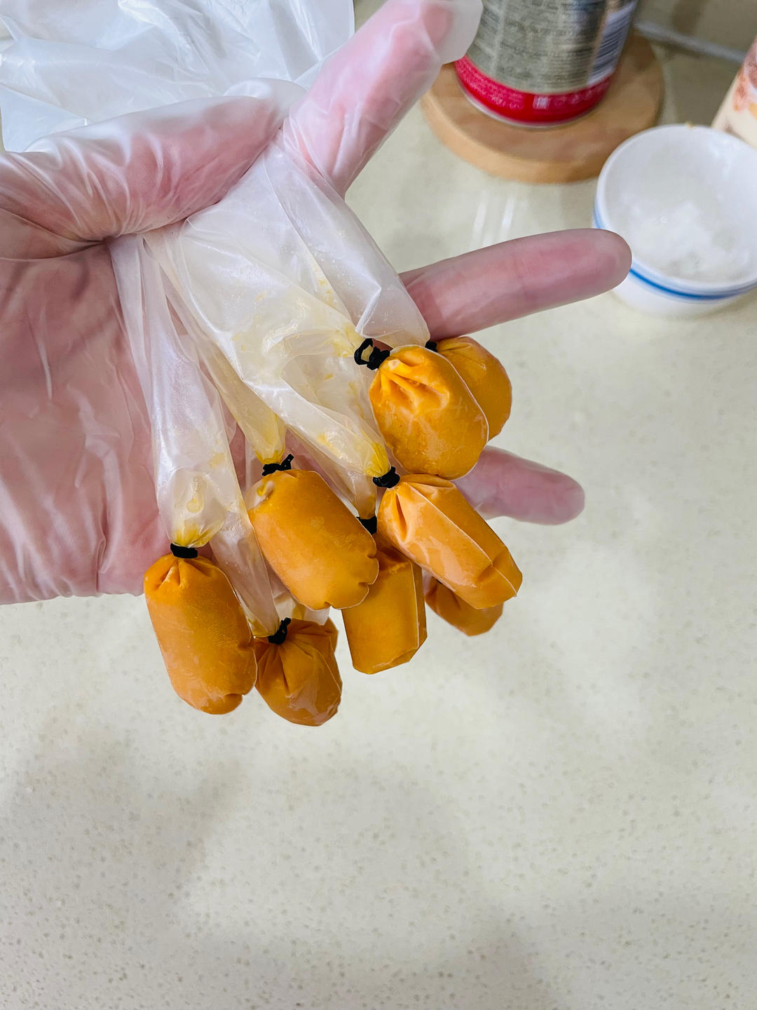 💃奶黄流心月饼——这是可以让你坐稳朋友圈厨霸位置的月饼🥮，没人点赞算我输👎