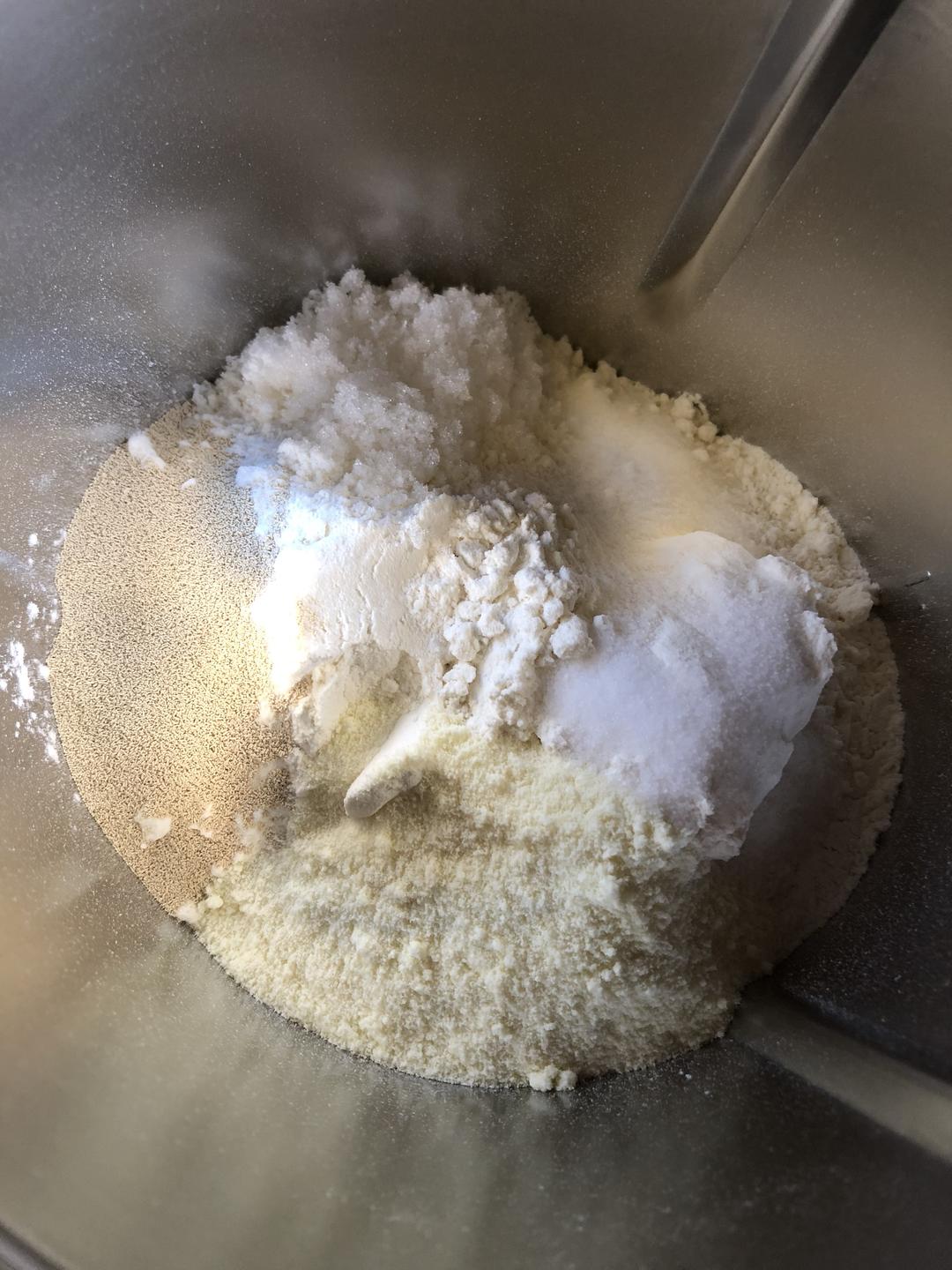 纯奶手撕吐司的做法 步骤1