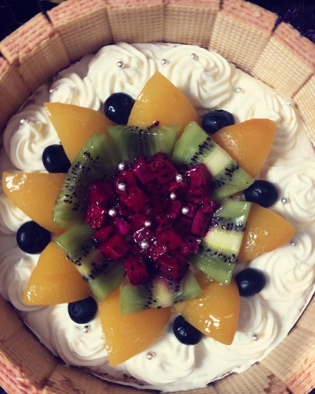 生日蛋糕教程【威化饼干围边】