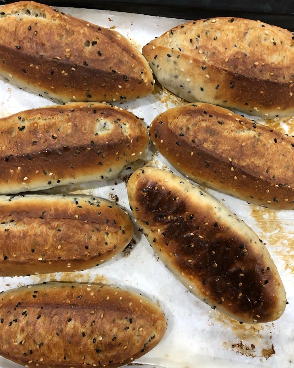 黑芝麻小软欧面包