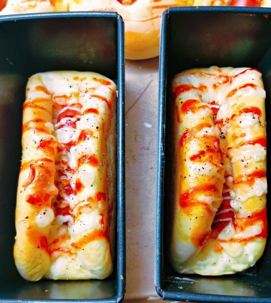 柔软又够味｜爆款热狗芝士拉丝堡