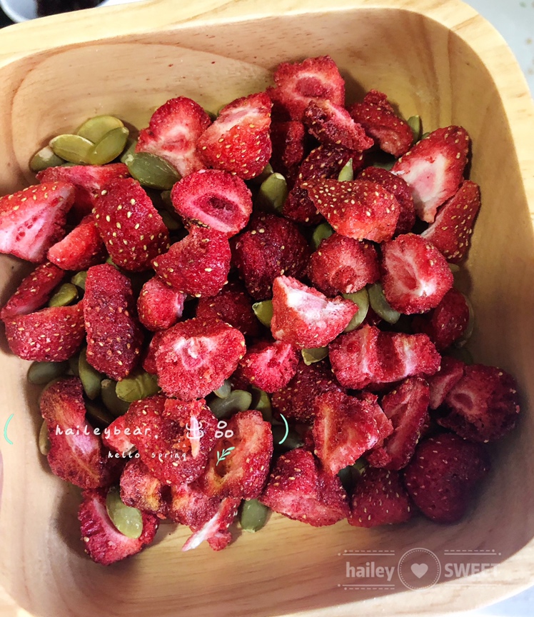 网红🍓草莓雪花酥（颜值表面心机款😂铛铛铛）的做法 步骤12