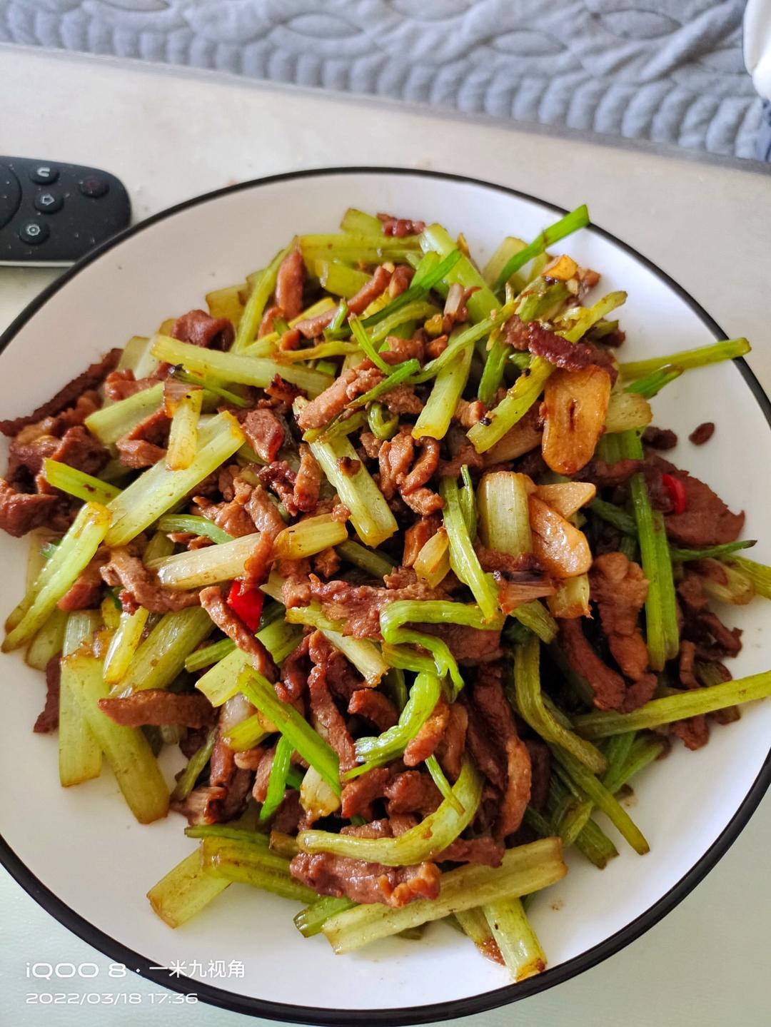 芹菜炒肉丝