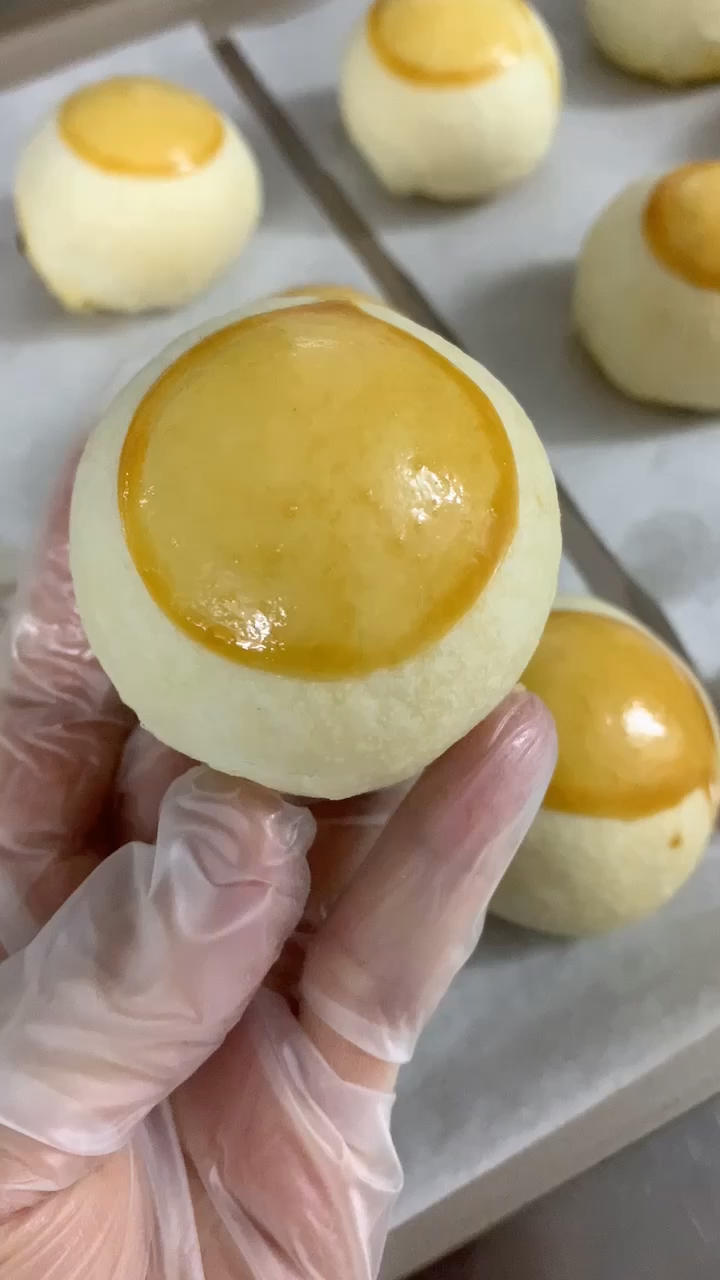 和森森女侠学做蛋黄酥