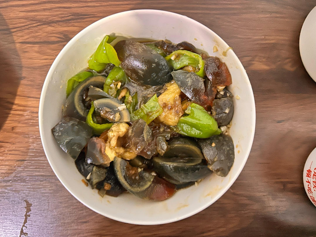 秋燥最下饭开胃的“虎椒皮蛋”
