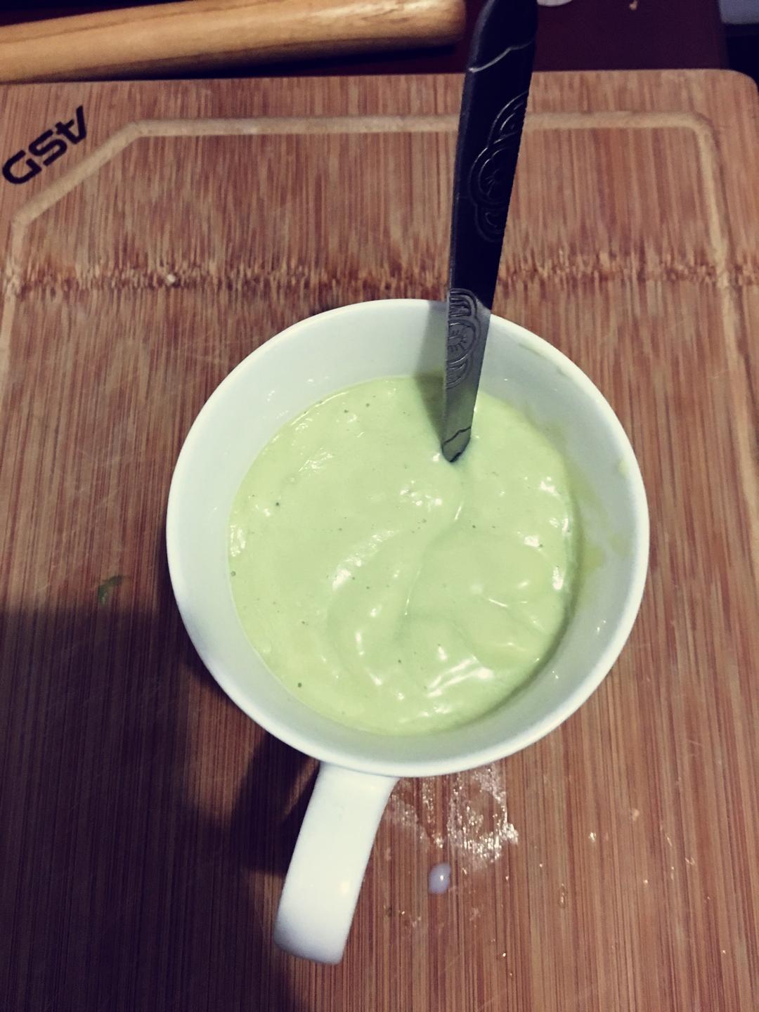 牛油果香蕉奶昔（减牛奶量可制冰激凌）的做法