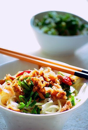 榨菜肉末拌面的做法