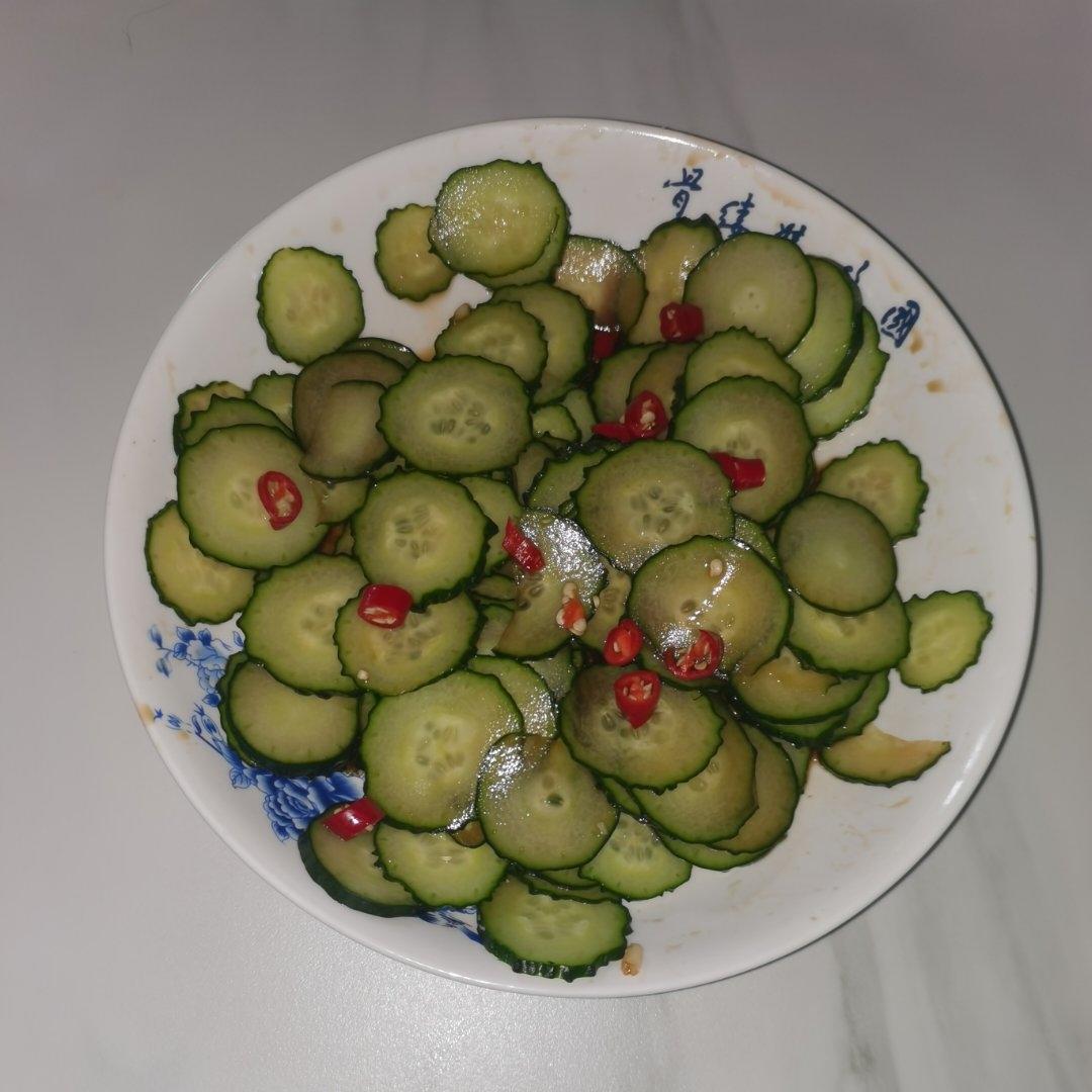 夏季简单快速凉拌黄瓜