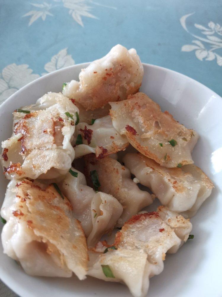 家常版快手煎饺(真的10分钟搞定)