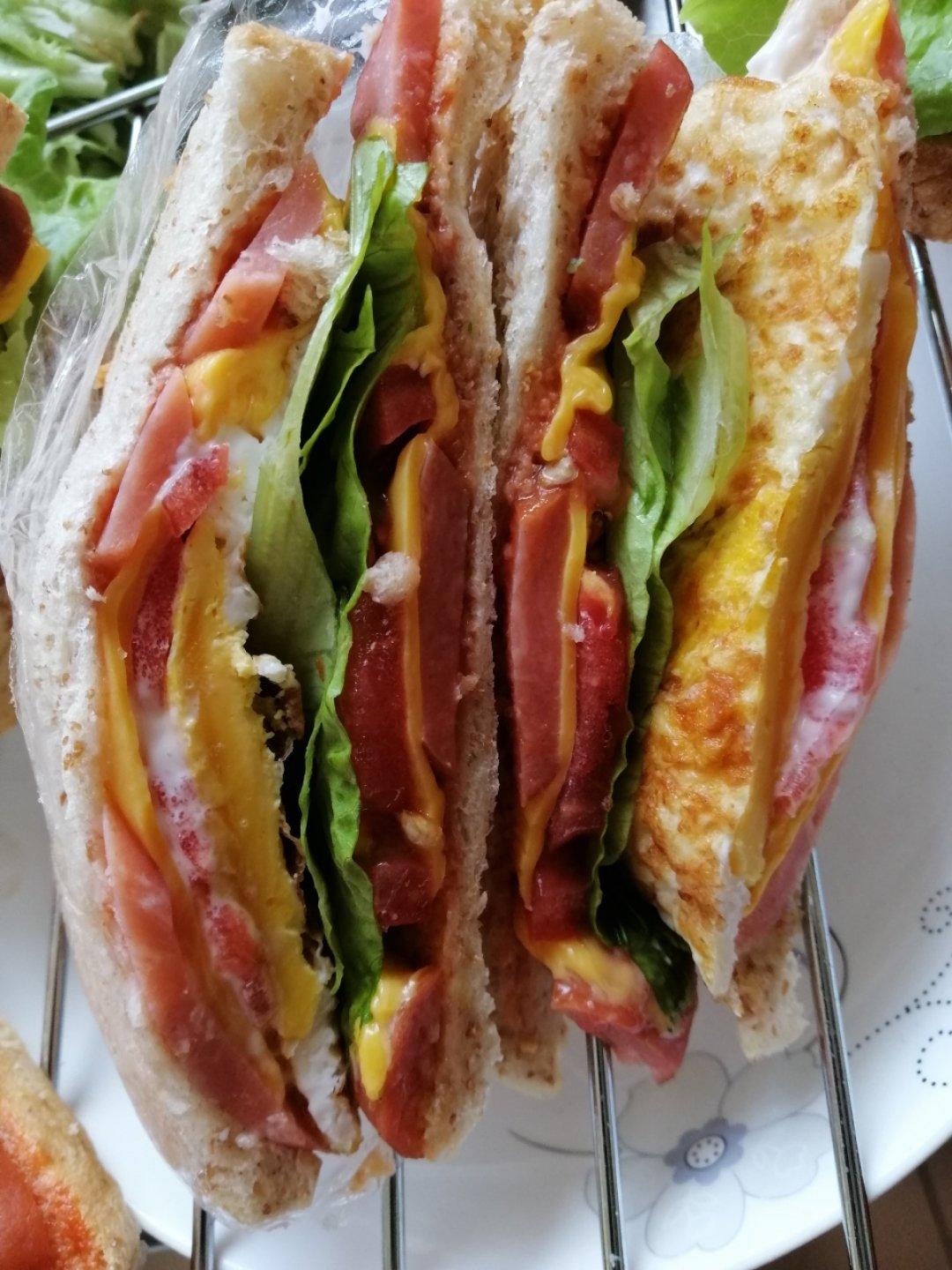 芝士鸡蛋火腿面包片