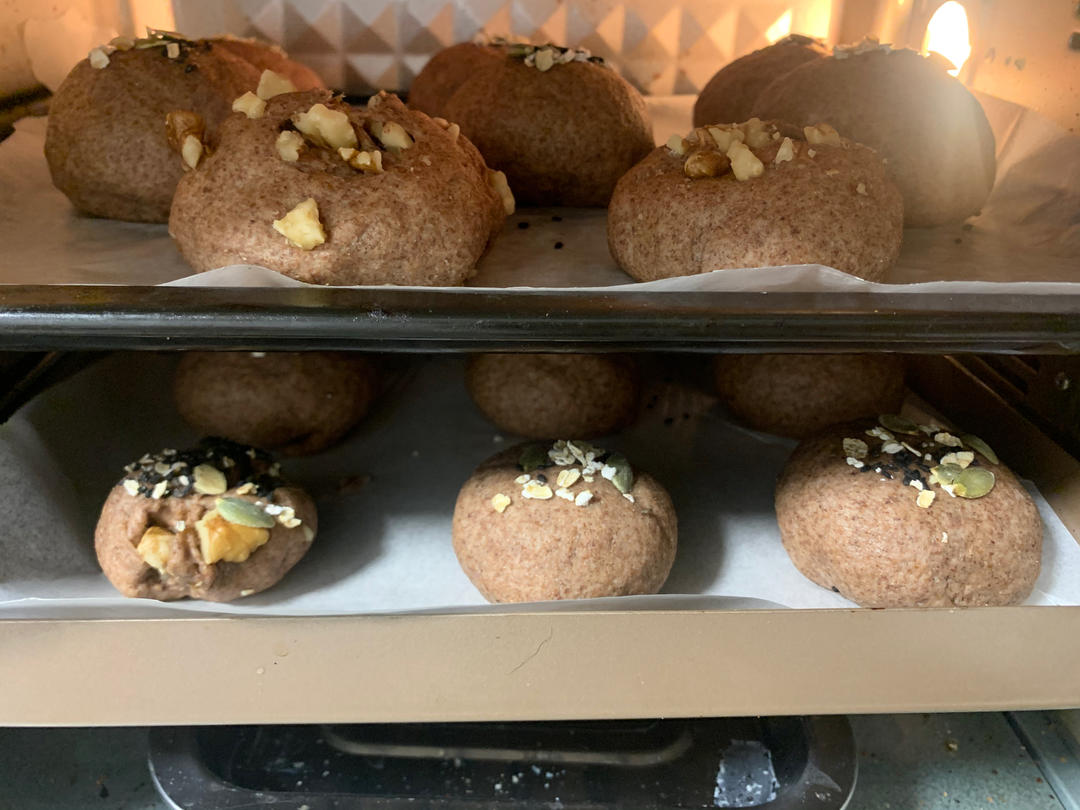 100%全麦欧包、餐包