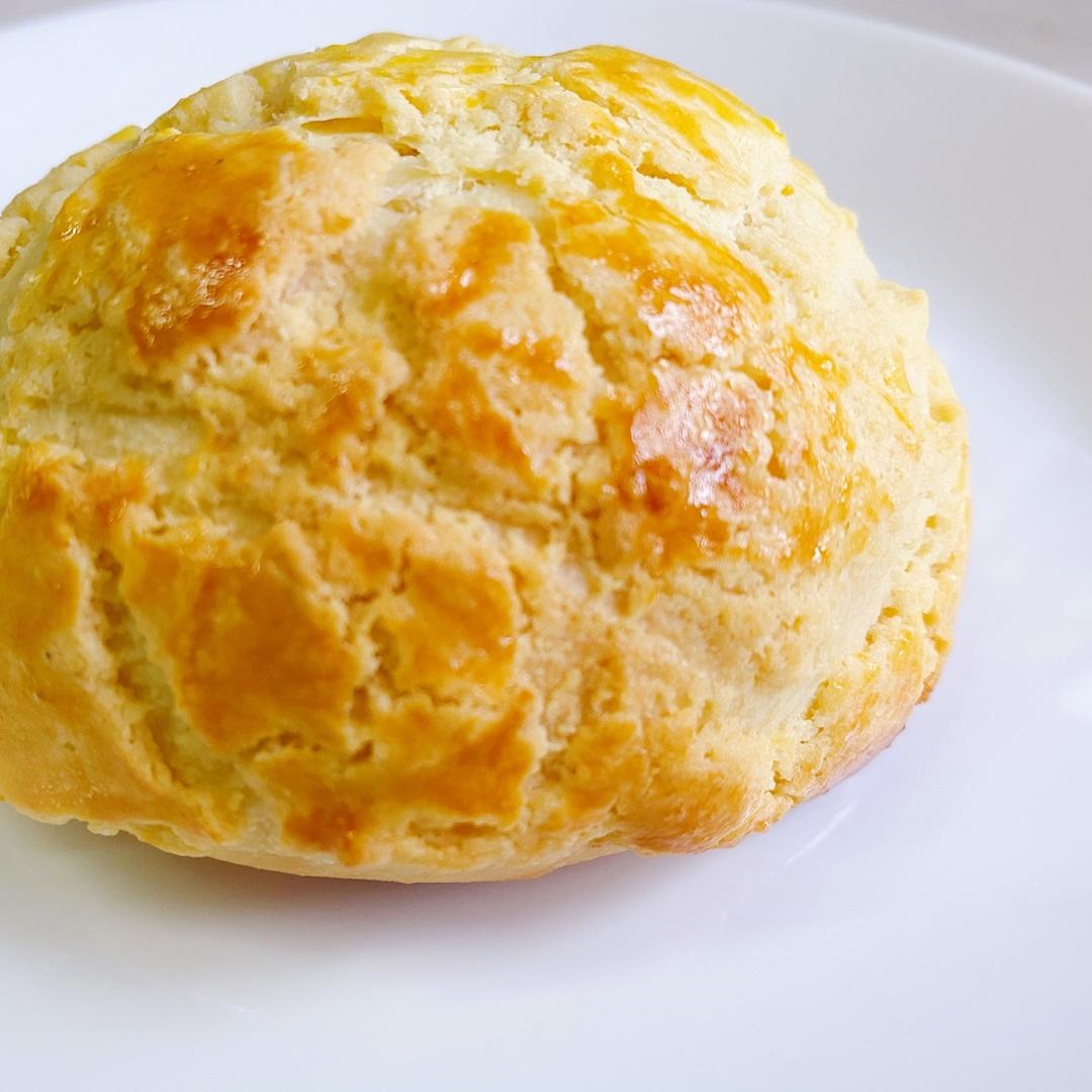 好吃到炸裂的港式菠萝包（附带制作酥皮的小视频）