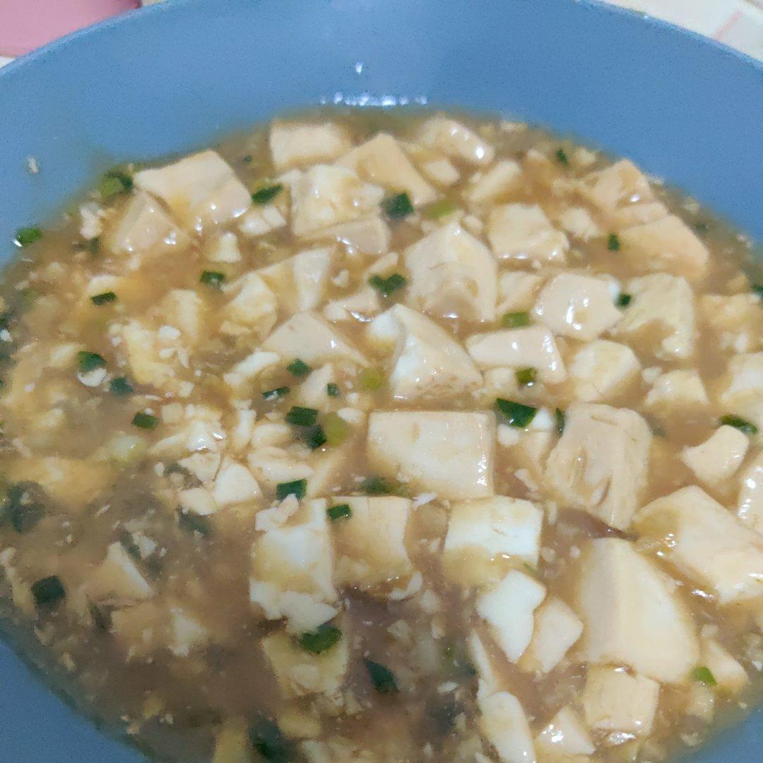 不放肉也超下饭的葱焖豆腐