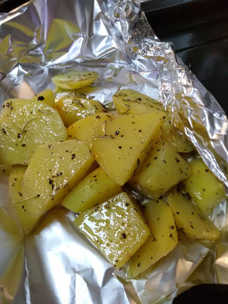 迷迭香烤土豆【妞的食记】