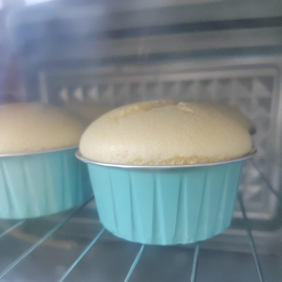 纸杯蛋糕，绝对不塌不裂，百分百成功四段式烘烤方法，不私藏无保留