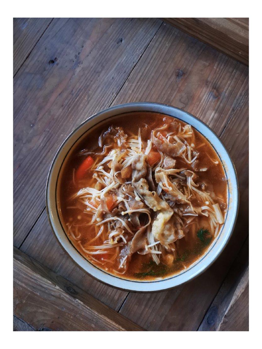 番茄金针菇肥牛