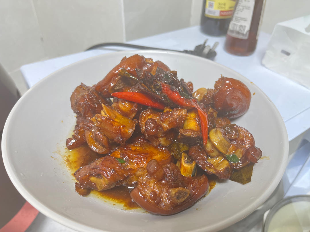 美味的家常菜：红烧猪蹄