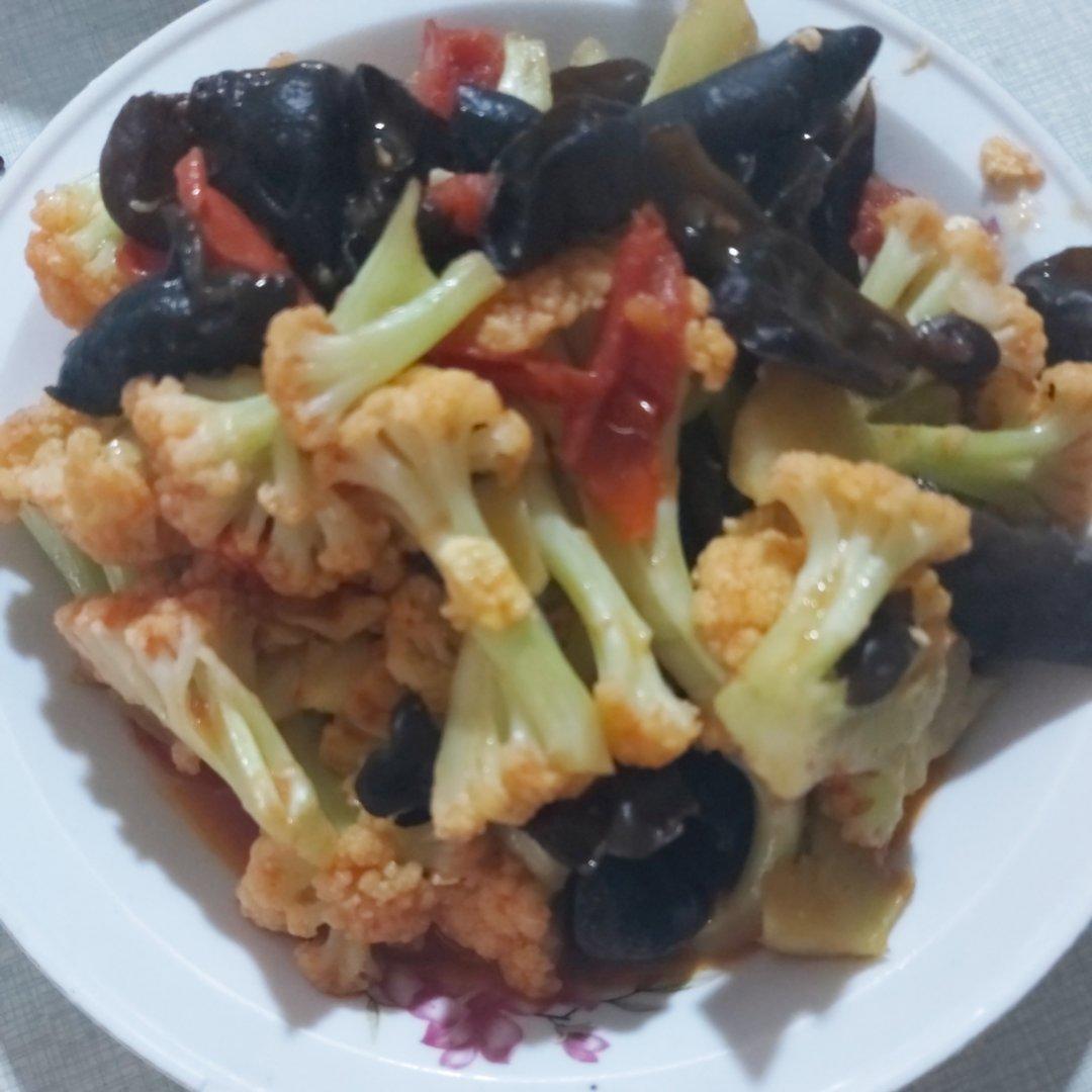 香甜低脂好吃到飞起-花菜木耳炒鸡蛋