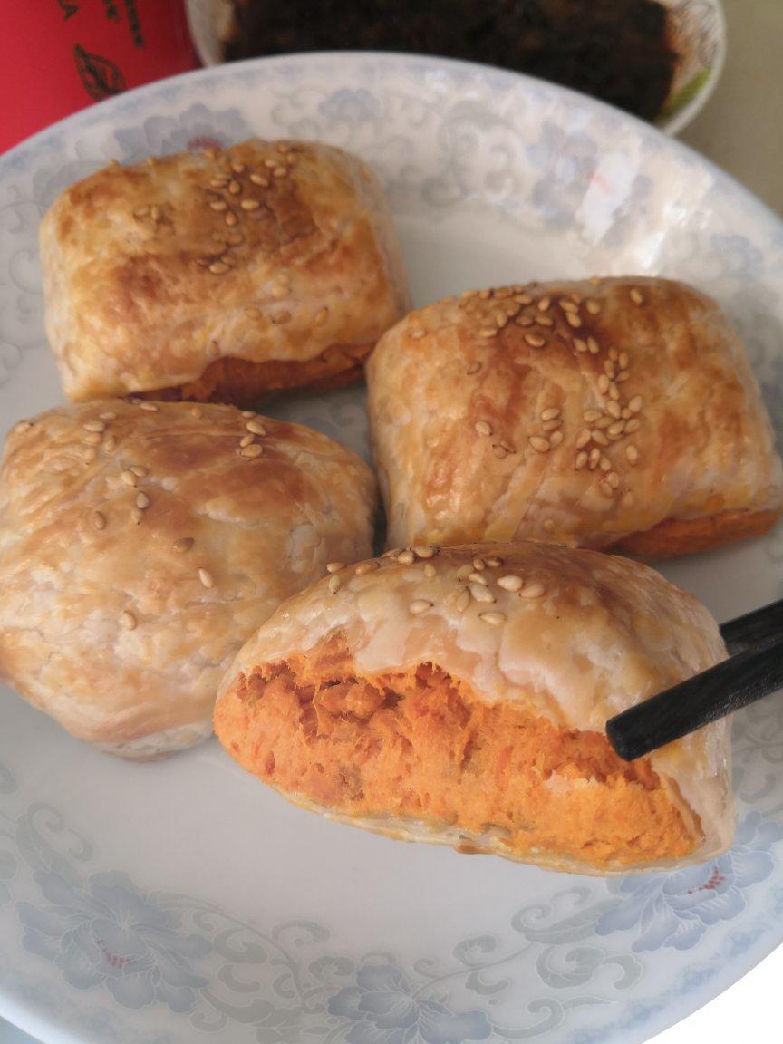 胖丁妈qhq做的巨好吃巨简单酥到掉渣的手抓红薯酥饼.