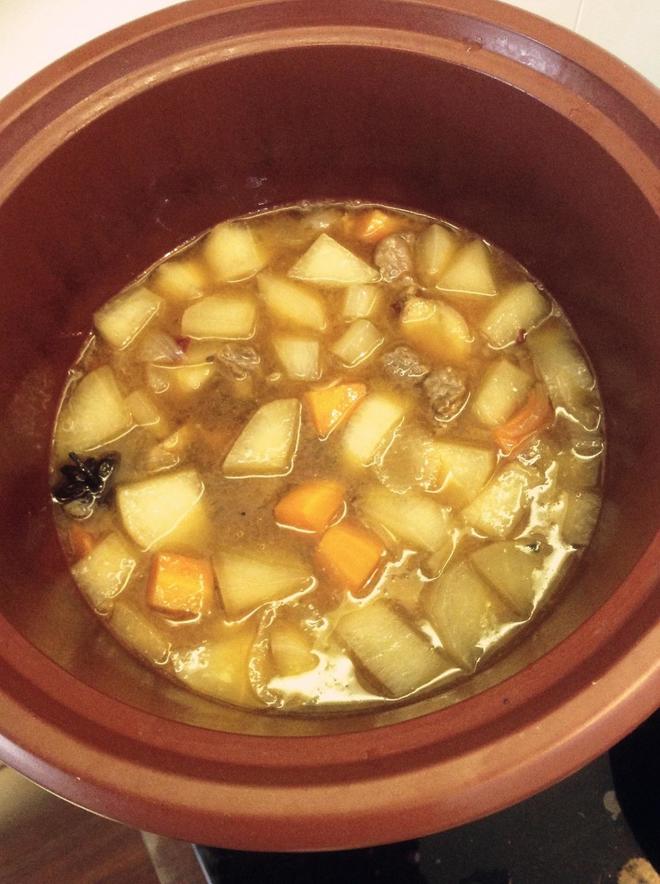 秋冬进补萝卜牛腩汤的做法