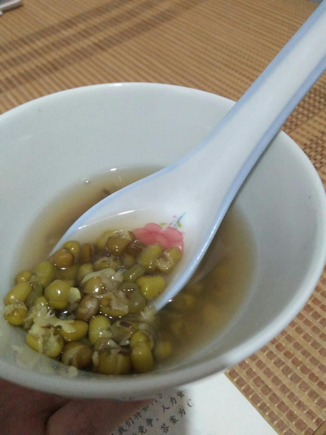 绿豆 水,                 综合评分 8.6 3 赞