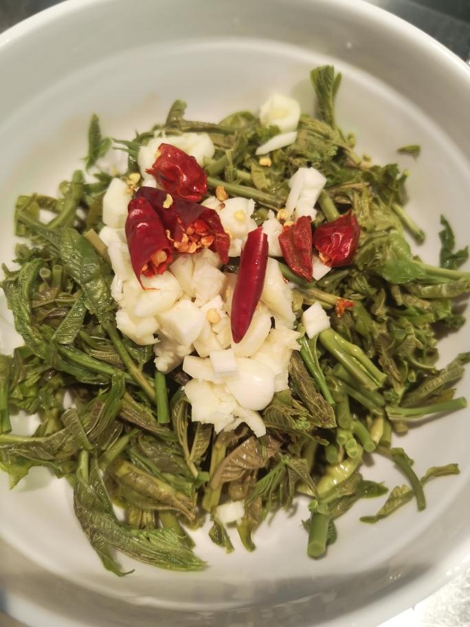 0人做过这道菜王若羲非常简单的一道凉拌菜,健康美味营养用料凉拌香椿