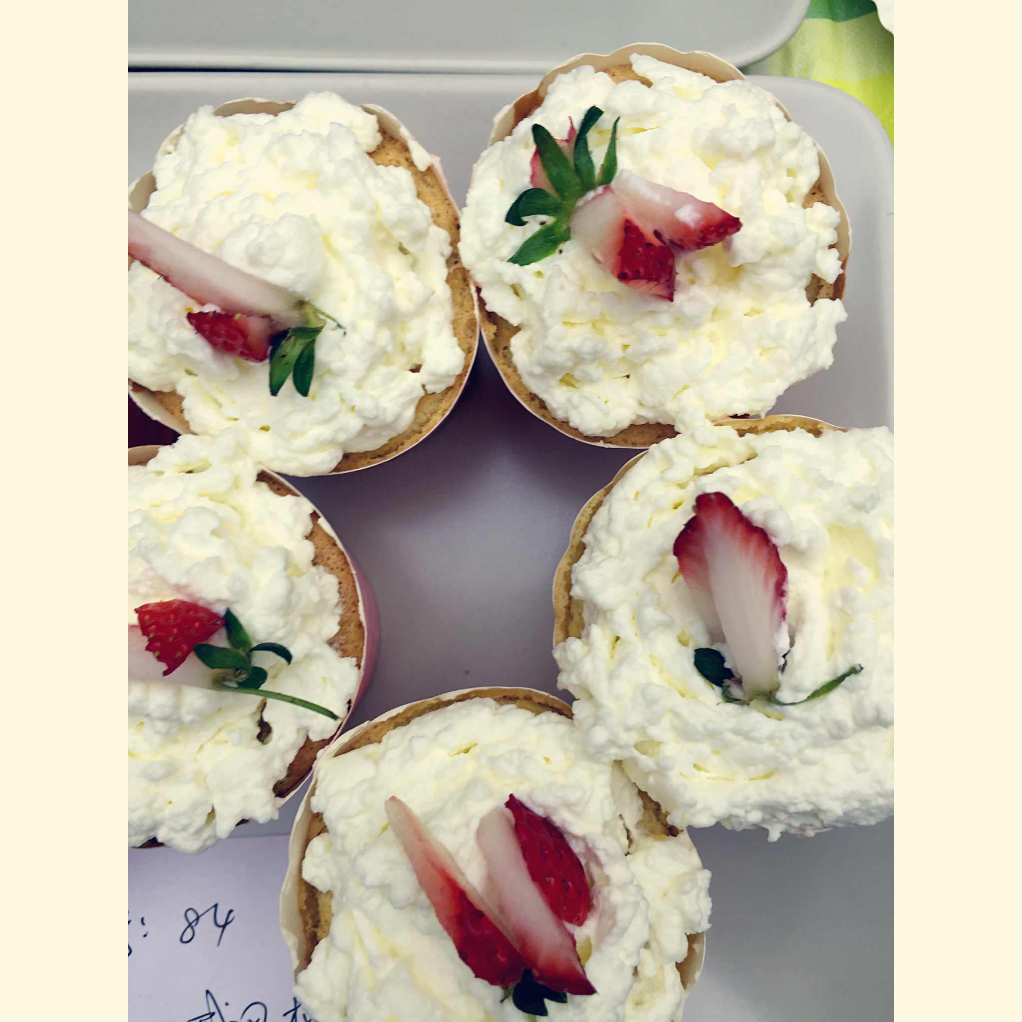 软绵绵戚风纸杯蛋糕