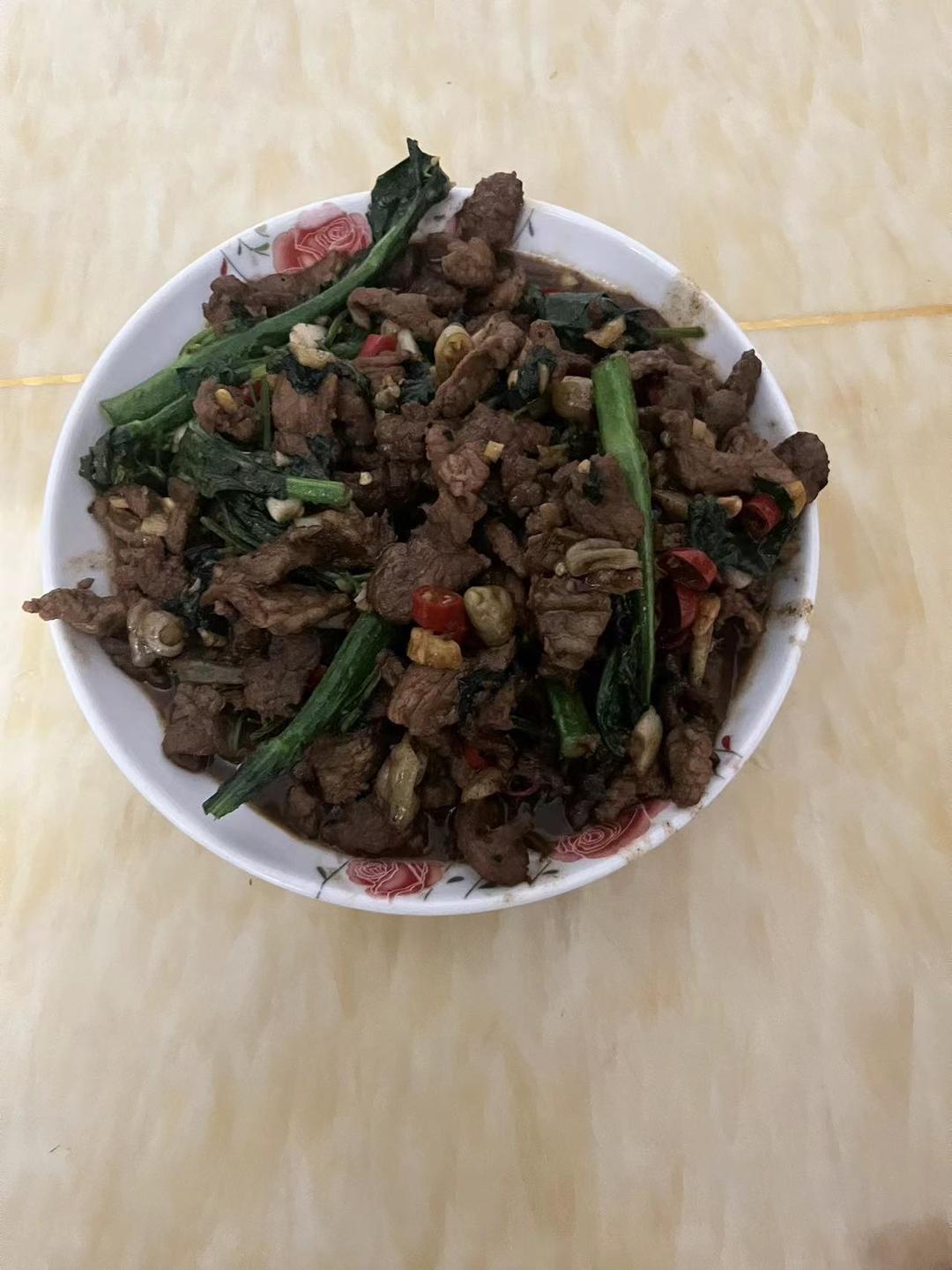牛肉这样做，简直就是入口即化的感觉，嫩炒牛肉