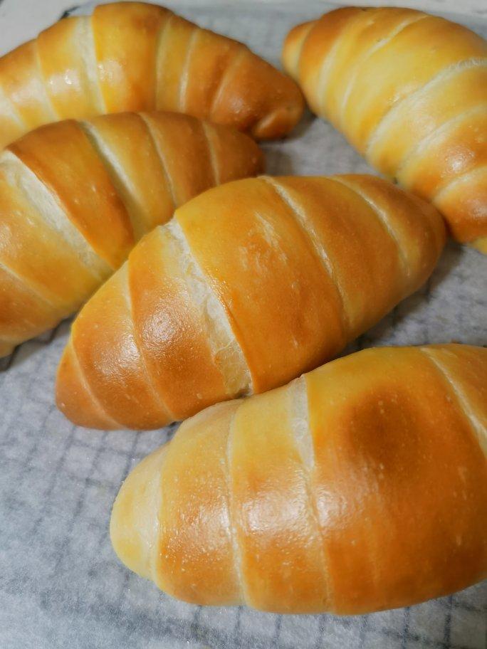 烫种黑芝麻盐面包