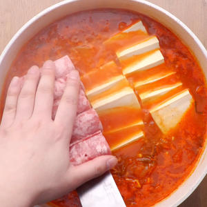 泡菜肥牛锅的做法 步骤3
