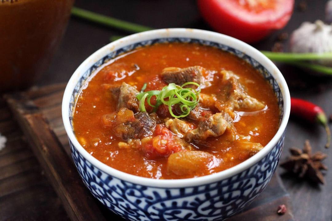 番茄土豆炖牛肉小美版的做法