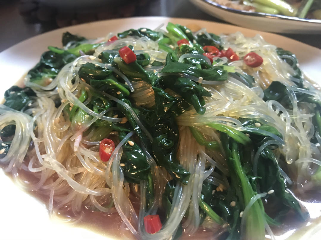 开胃爽口又营养的菠菜拌粉丝