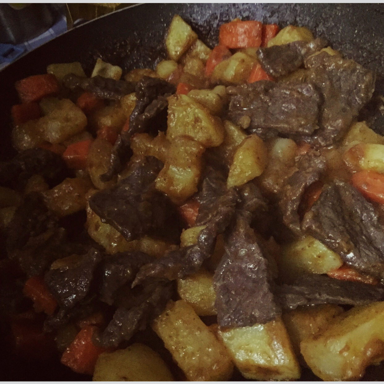 胡萝卜土豆烧牛腩