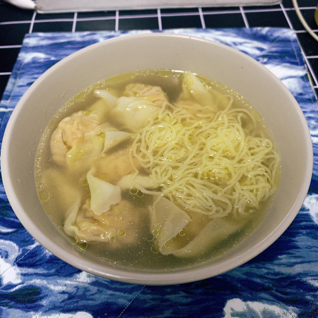 经典港式鲜虾云吞面