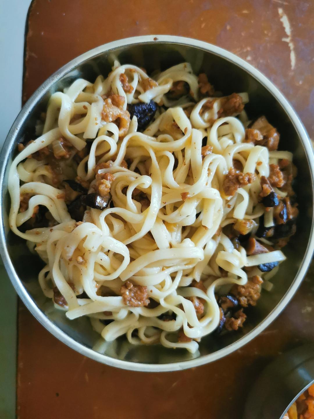 香菇肉酱拌面