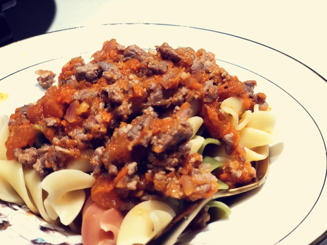 番茄牛肉酱意大利面
