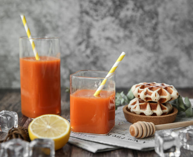 苹果雪梨胡萝卜汁--Vitamix版的做法