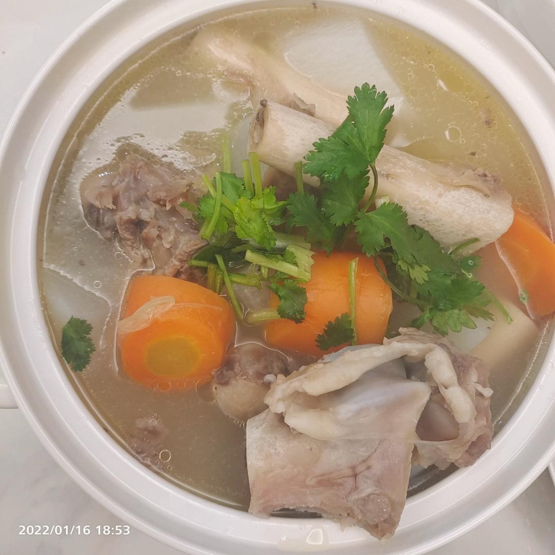 清炖羊肉汤