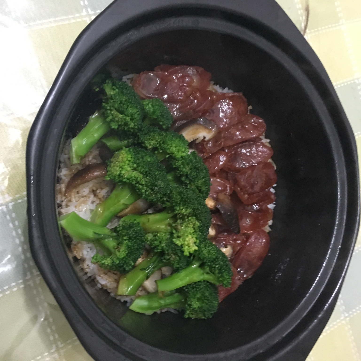 腊肠煲仔饭