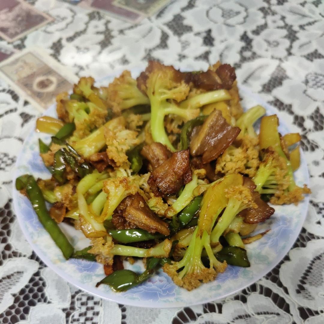 老丁的私房菜-干锅花菜