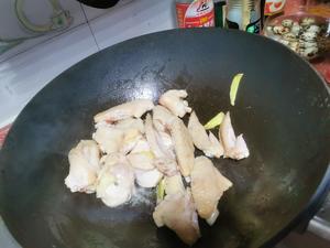 红烧鸡翅+鹌鹑蛋的做法 步骤5