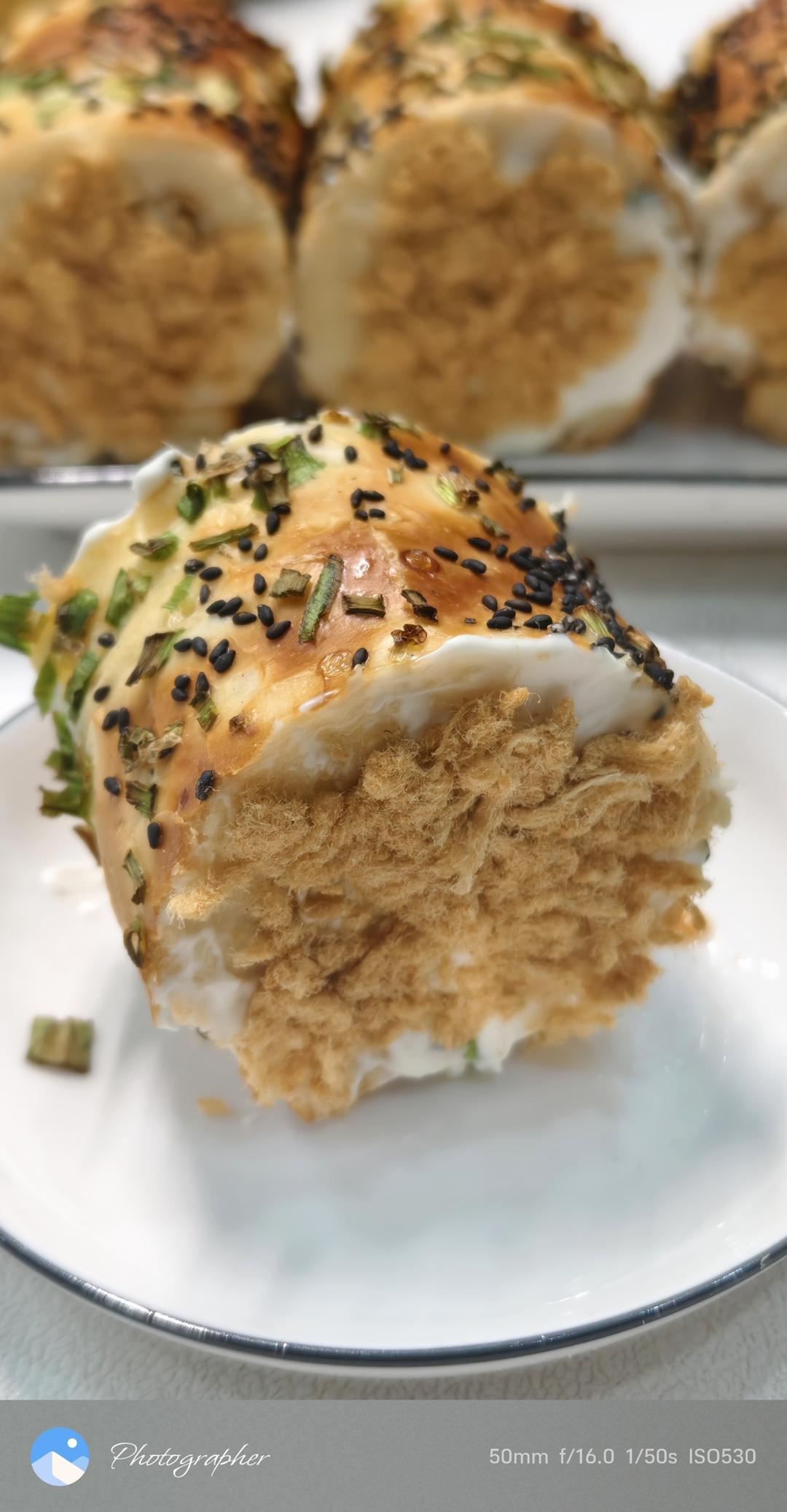 香葱肉松面包卷