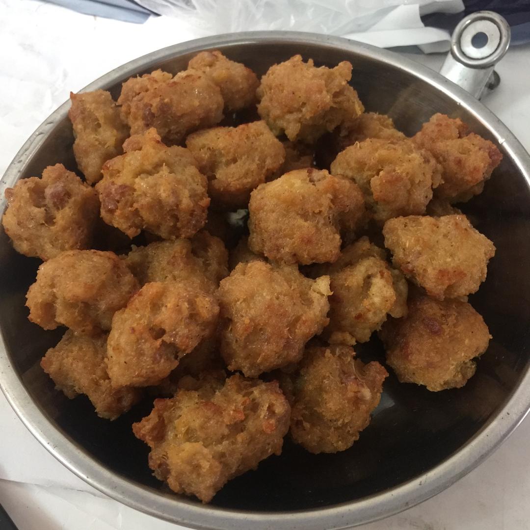 酥炸肉丸子